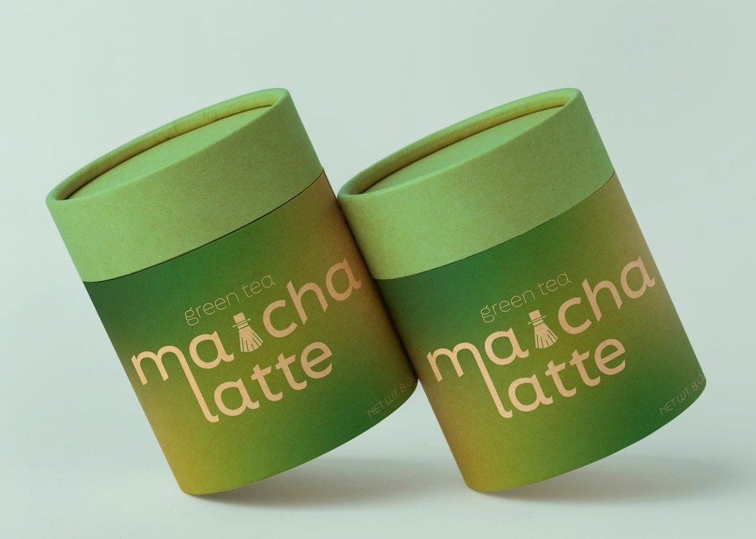 Green superfood drinks prepared with botanical powder
